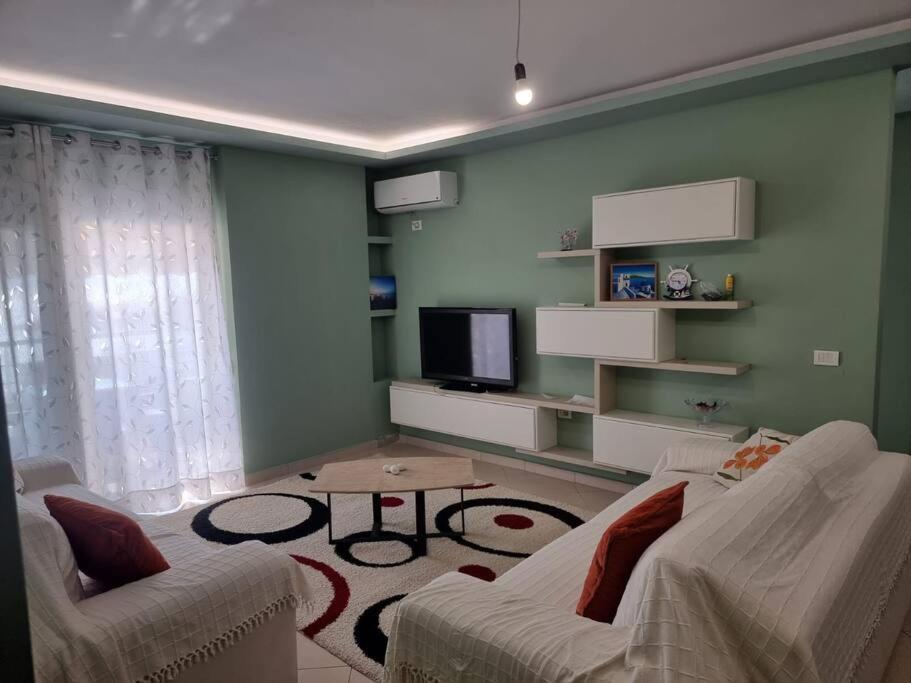 Two Suns Apartament ซารานเดอ ภายนอก รูปภาพ